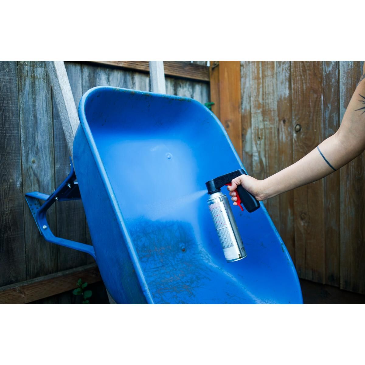 RE-USABLE TRIGGER FOR SPRAY PAINT CANS, , scaau_hi-res