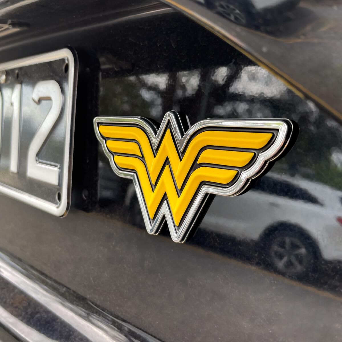 DC WONDER WOMAN 3D CAR EMBLEM (BLACK, YELLOW AND CHROME), , scaau_hi-res