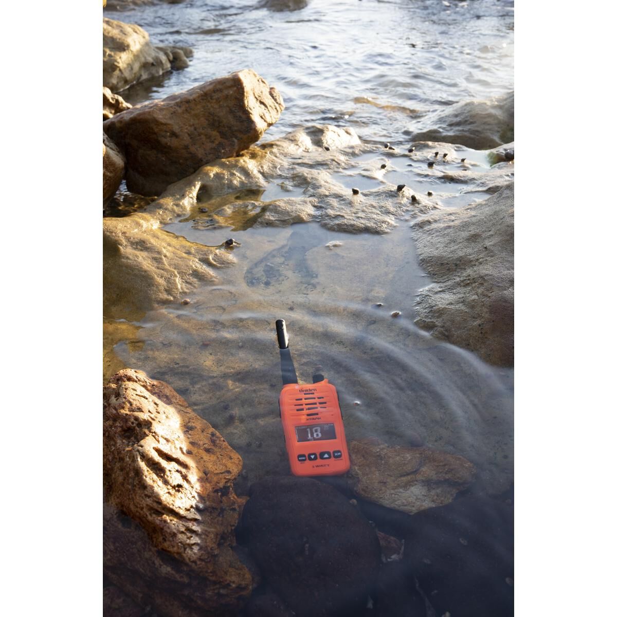 5 Watt Waterproof Smart UHF Handheld Radio with Large OLED Display with Instant Replay Function, , scaau_hi-res