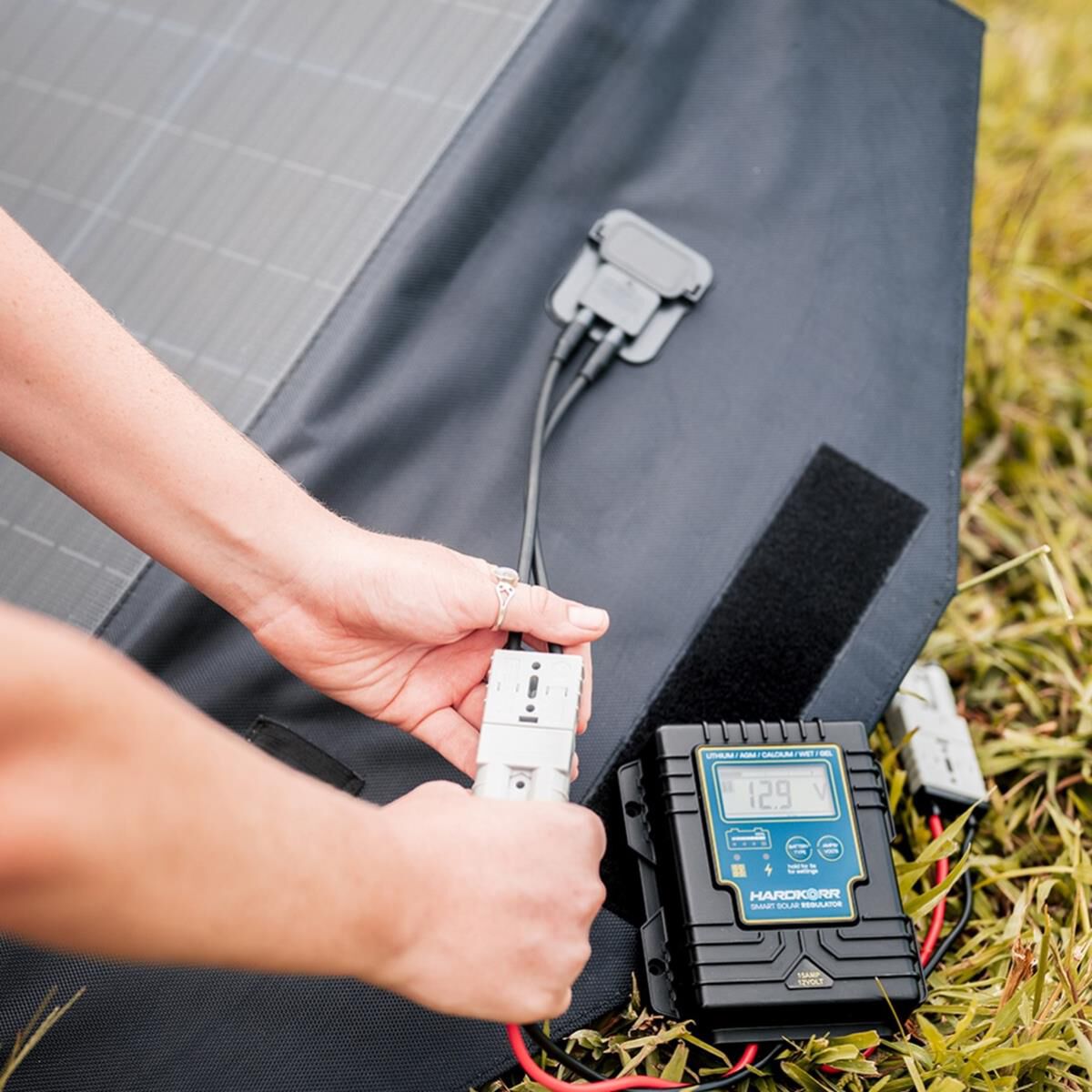 15A WATERPROOF LITHIUM-COMPATIBLE PWM SOLAR REGULATOR, , scaau_hi-res