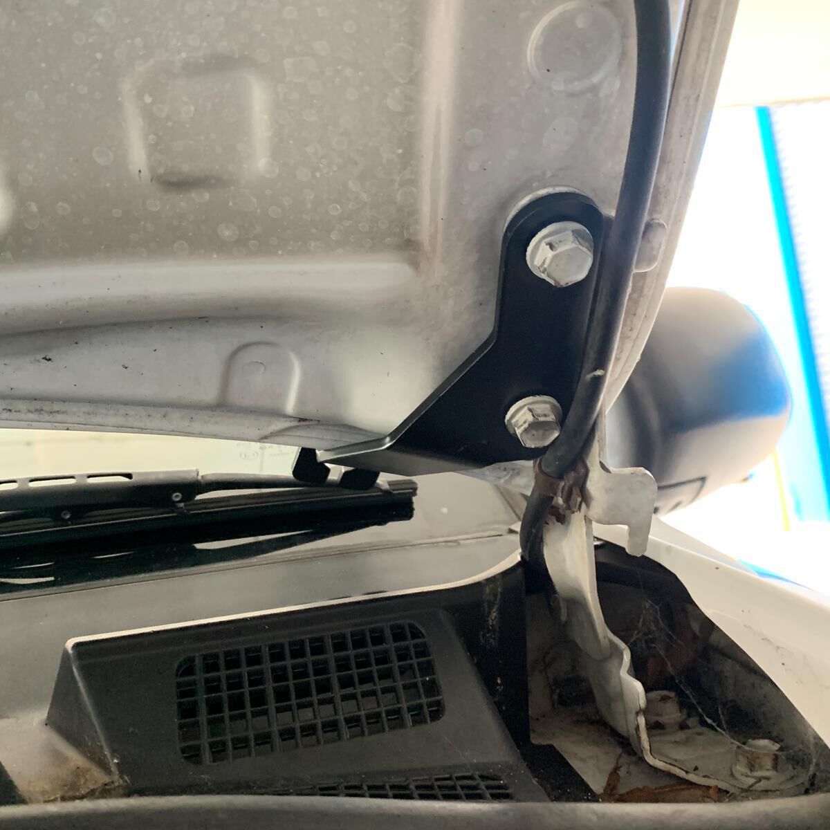 BONNET MOUNT UHF ANTENNA BRACKET TO SUIT TOYOTA HILUX (2005-2015), , scaau_hi-res