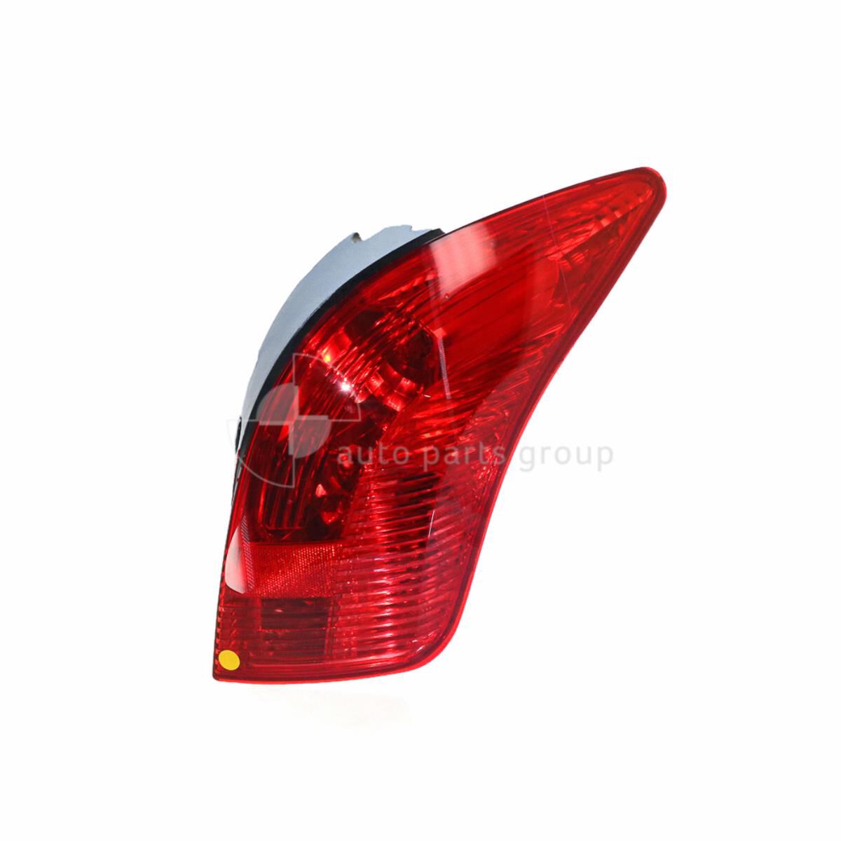 TAIL LAMP RH, , scaau_hi-res