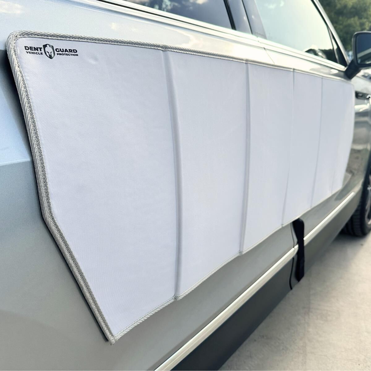 WHITE DENT GUARD WITH SAFE MAGNET ATTACHMENT ANTI-CUT SECURITY STRAP, , scaau_hi-res