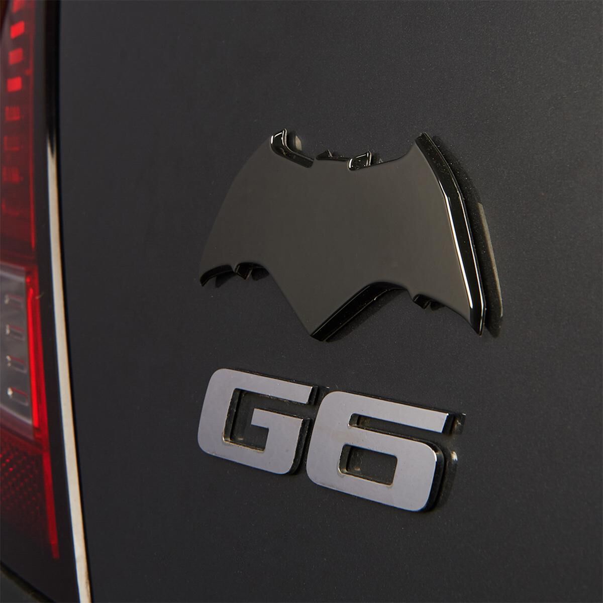 DAWN OF JUSTICE BATMAN 3D CAR EMBLEM (BLACK CHROME), , scaau_hi-res