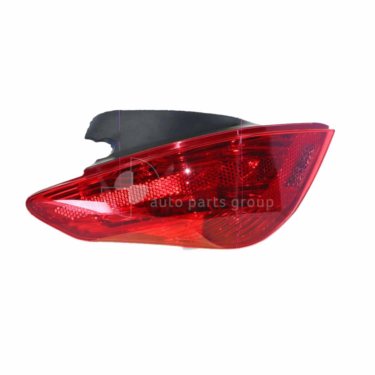TAIL LAMP RH, , scaau_hi-res