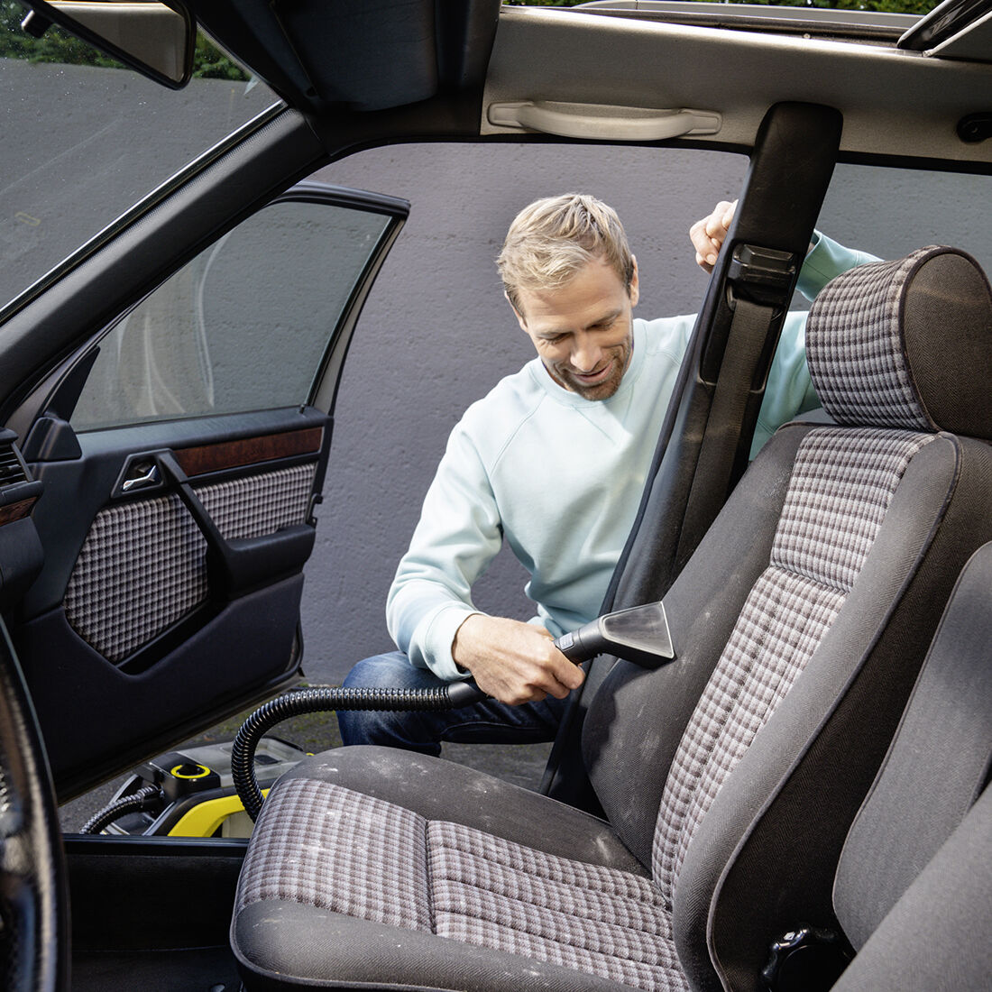 Karcher 5.0AH Cordless Spot Cleaner SE 3-18, , scaau_hi-res