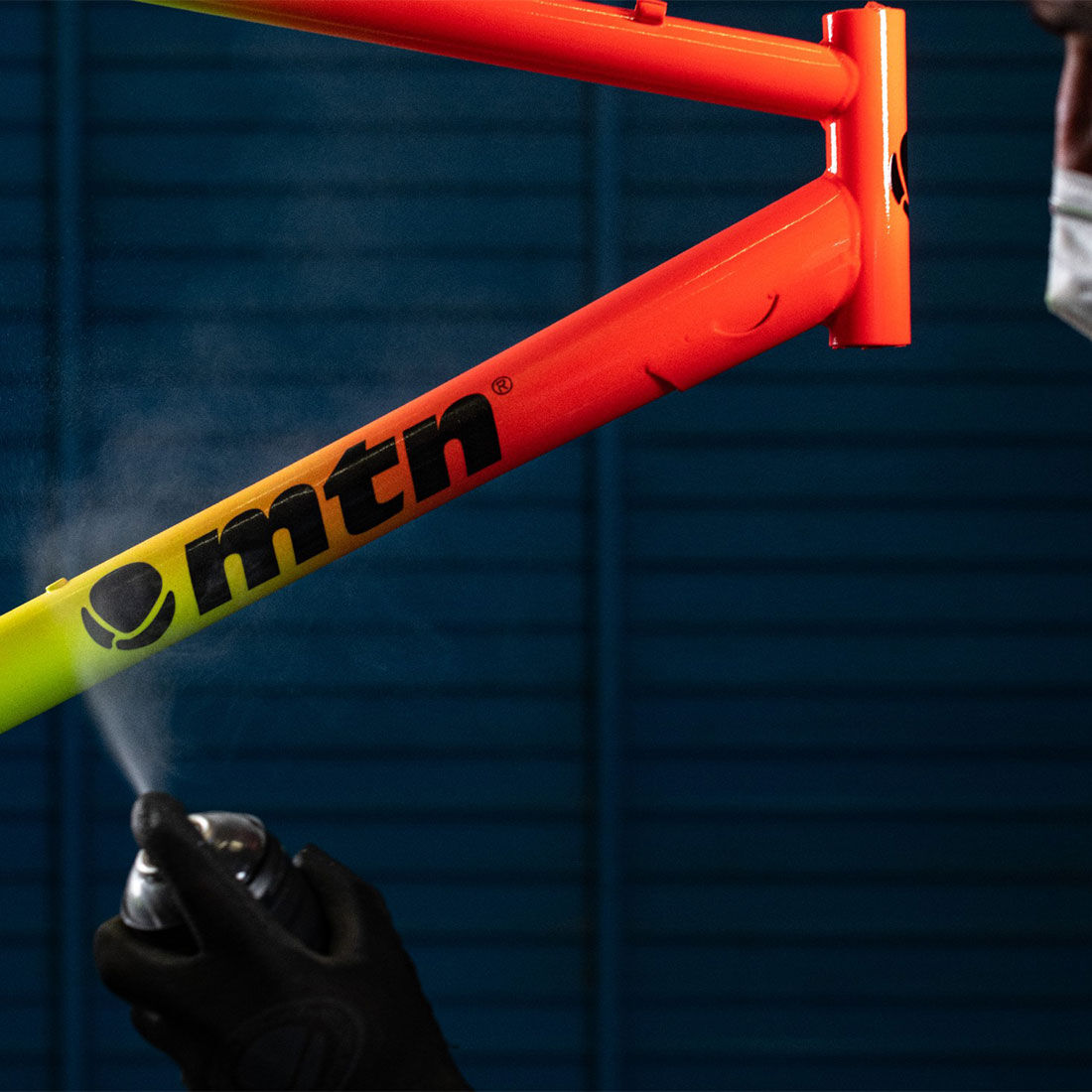 MTN Pro Acrylic Clear Coat Gloss Spray Paint 400mL, , scaau_hi-res