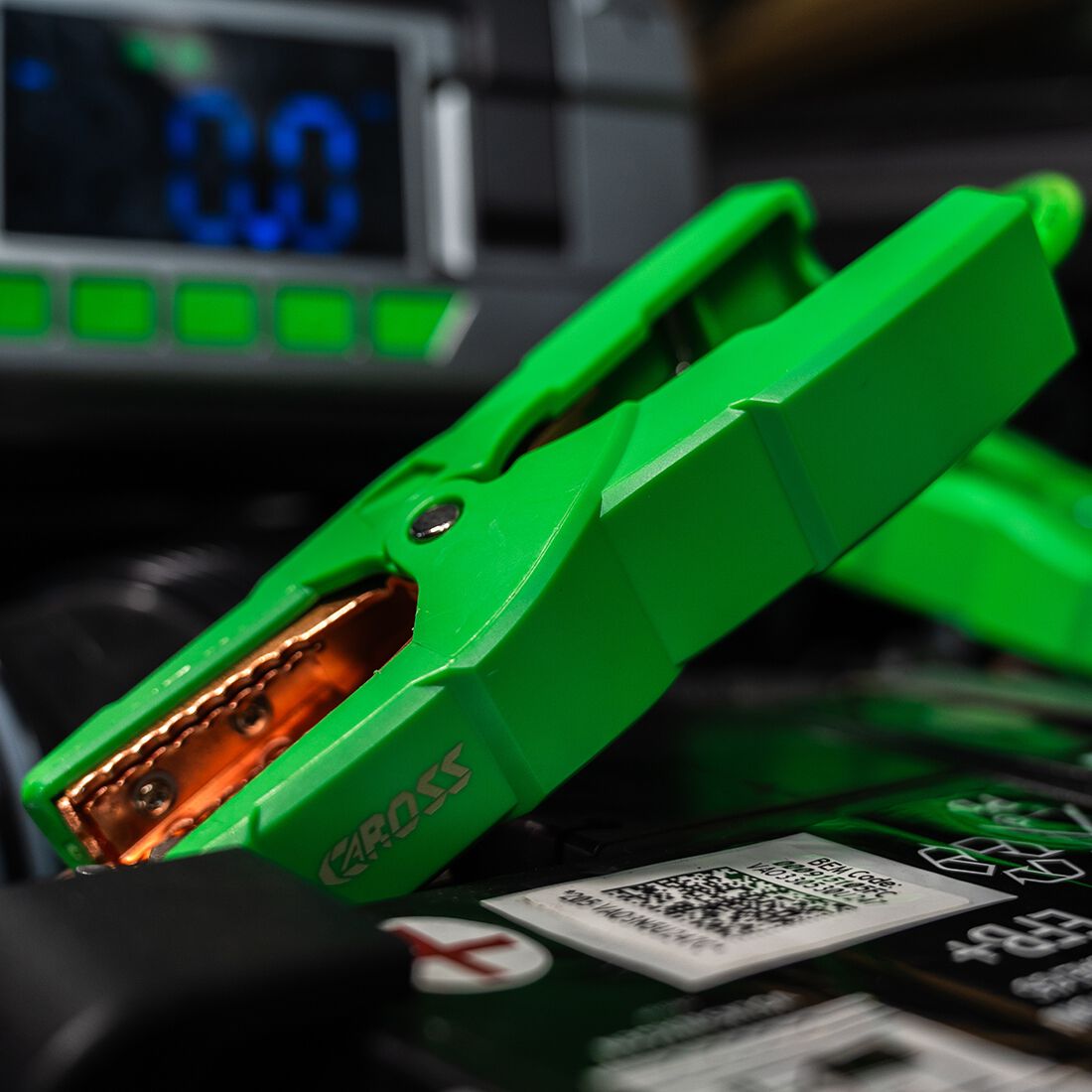 CAROSS T14 12V 2000A Smart Lithium Jump Starter With Built-in Air Compressor & 3 Mode LED Worklight, , scaau_hi-res