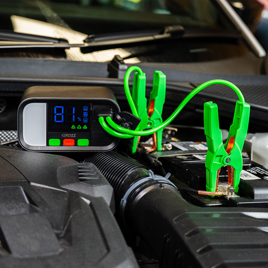 CAROSS T19Plus 12V 2000A Smart Lithium Jump Starter With Built-in 2 Mode LED Worklight, , scaau_hi-res