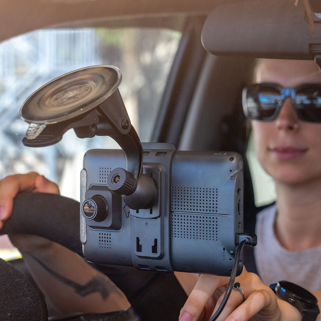 Nanocam Connect Wireless Smart Monitor 1080p Dash & Reverse Cam Kit NC-722DVR, , scaau_hi-res