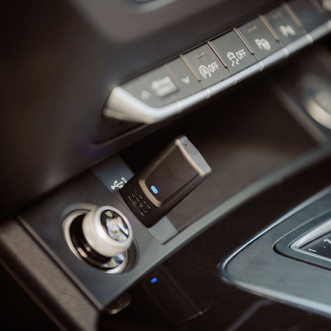 Quad Lock Wireless Carplay Adaptor - QLA-CPA-2, , scaau_hi-res