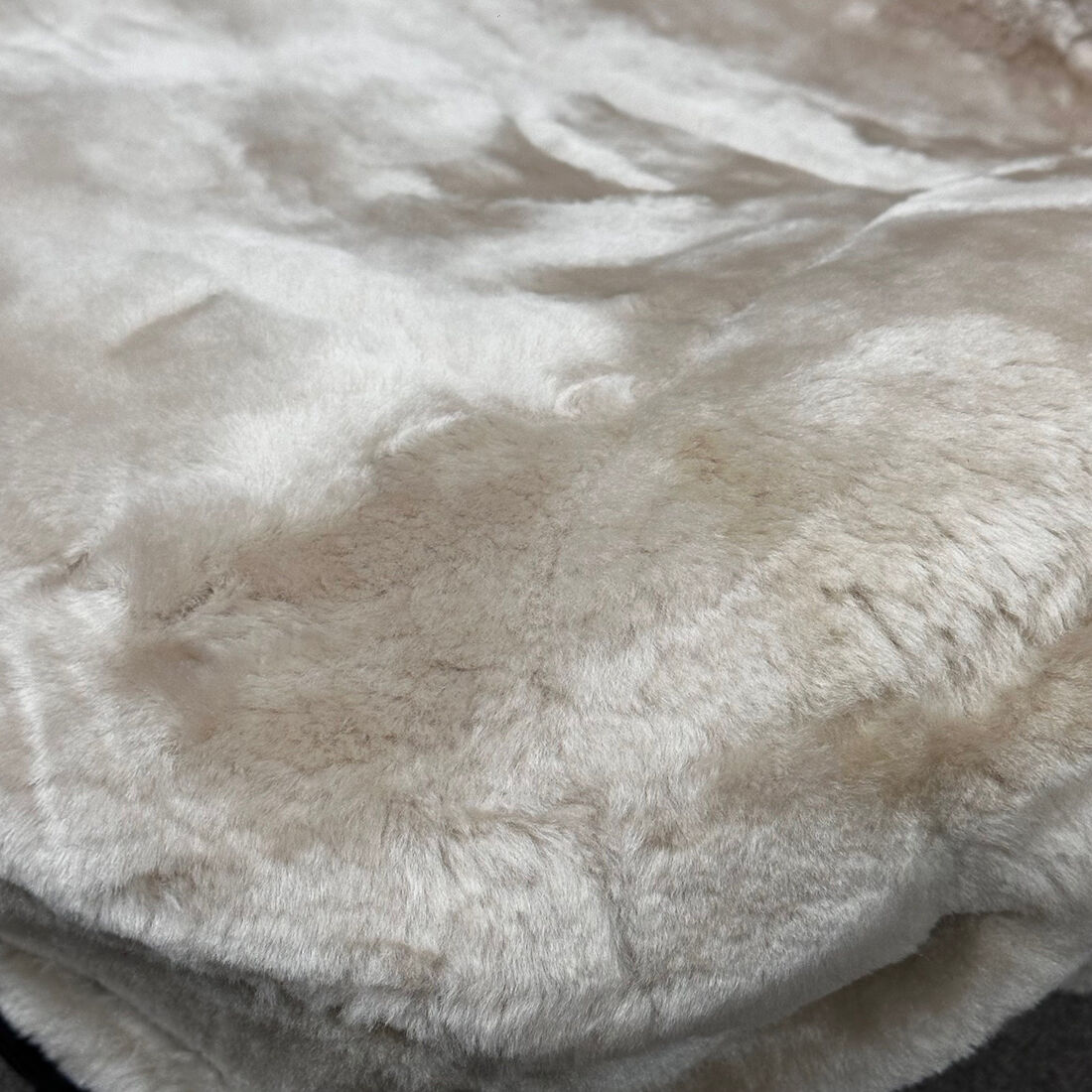 Platinum CLOUDLUX Sheepskin Seat Covers - Bamboo Adjustable Headrests Size 30 Front Pair Airbag Compatible, , scaau_hi-res