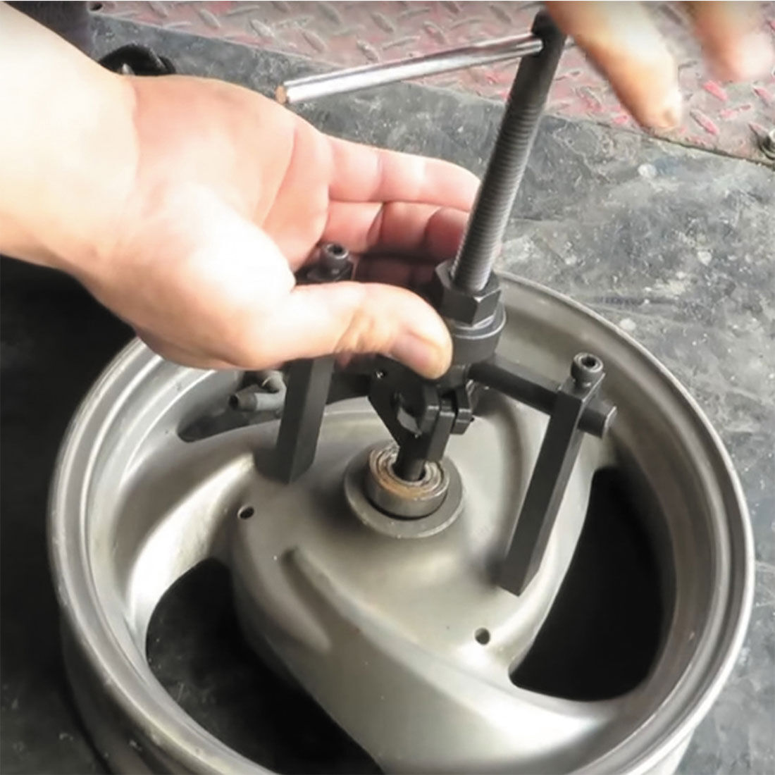 Spigot bearing puller supercheap auto new arrivals
