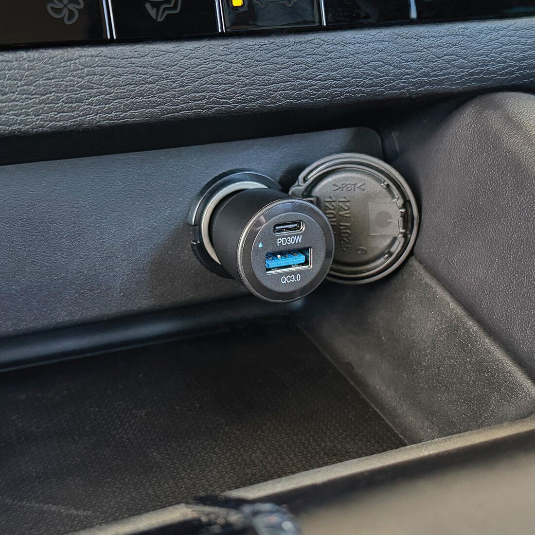 Cabin Crew 12V 60W 2 Port USB In-Car Charger, , scaau_hi-res