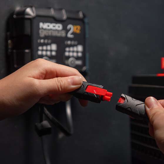 NOCO Genius 2X2 Smart Battery Charger 6V/12V 2-Bank 4 Amp, , scaau_hi-res