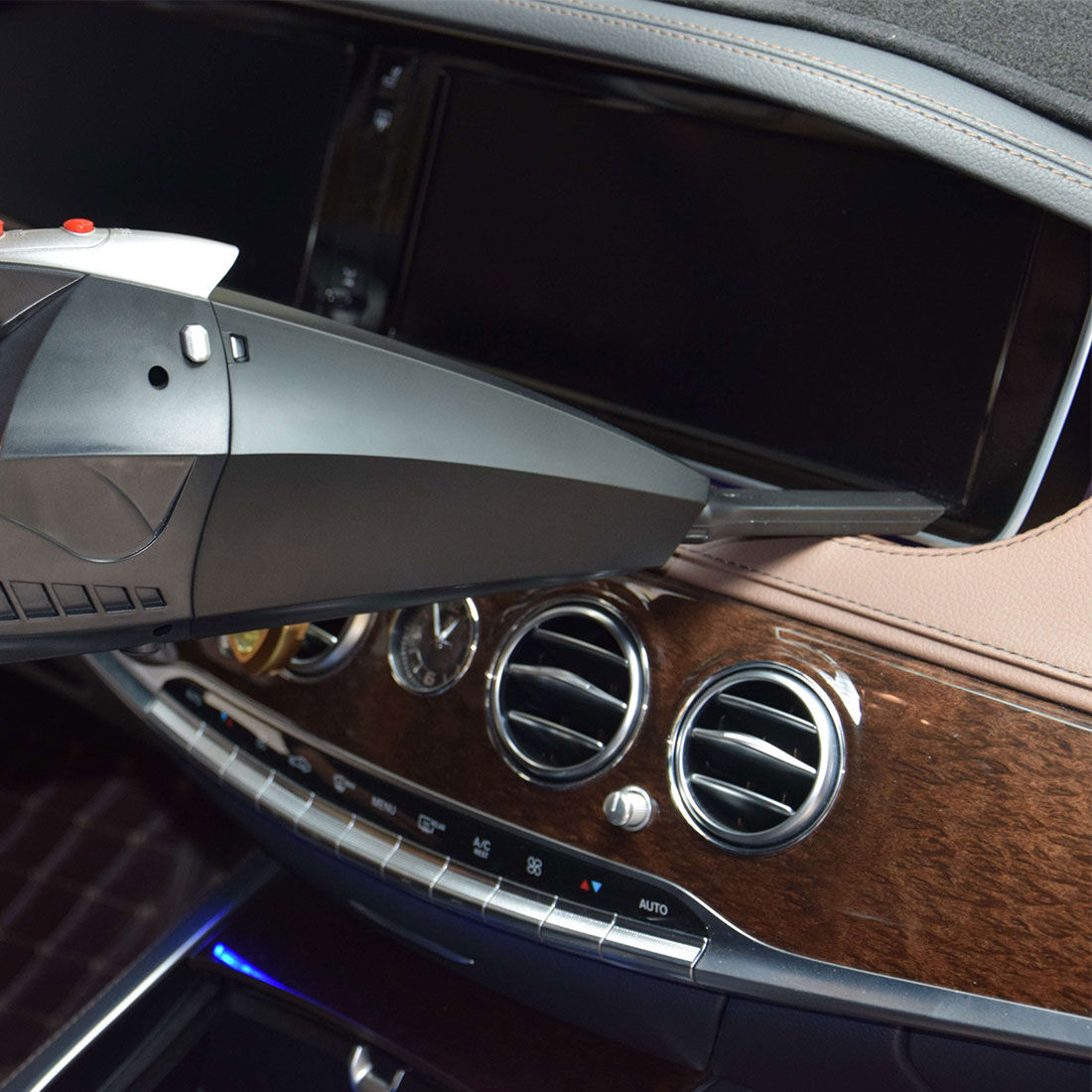 Cabin Crew 12V Car Vacuum Cleaner, , scaau_hi-res