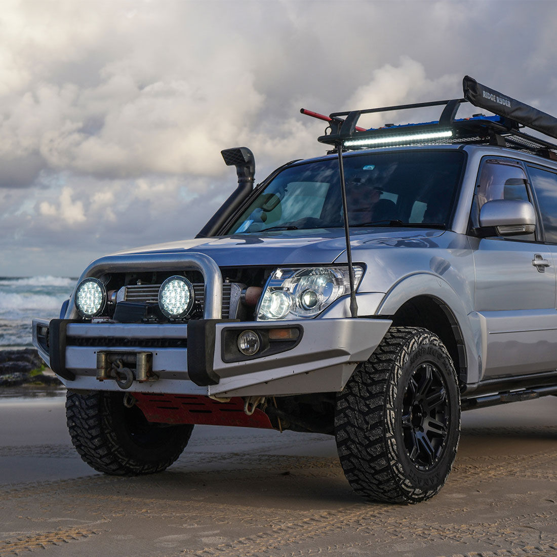 Ridge Ryder LED Driving Light Bar w/ harness - 31" 127W, , scaau_hi-res