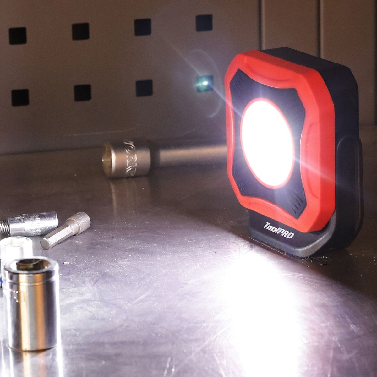 ToolPRO Compact Magnetic Base Area Light 1000 Lumens, , scaau_hi-res