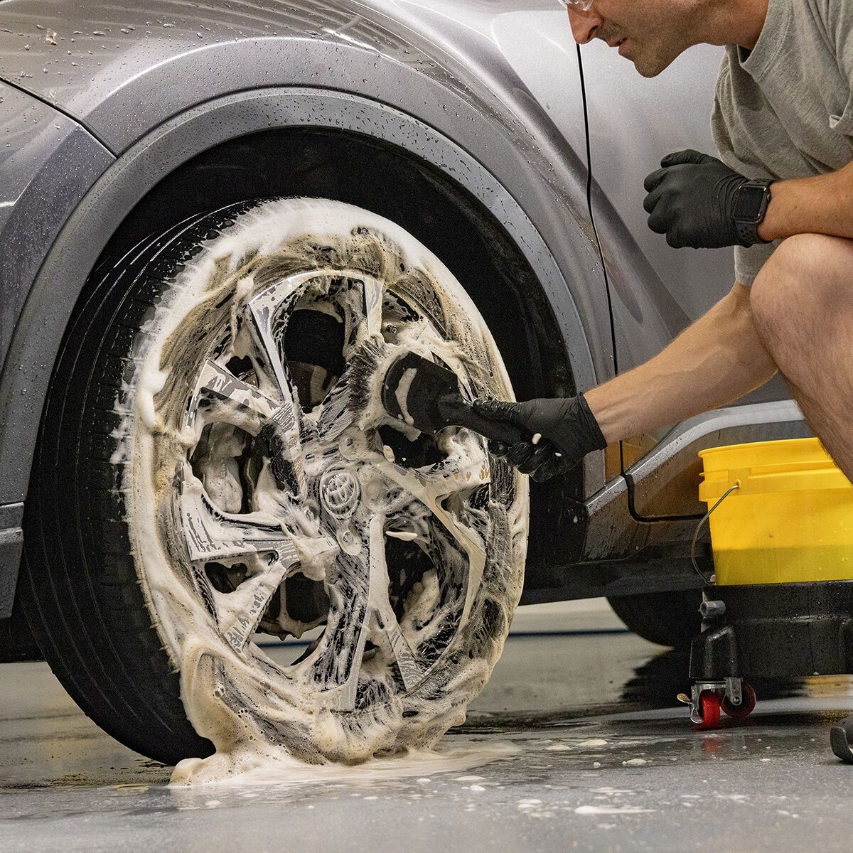 Meguiar's Hot Rims Foaming Wheel & Tyre Cleaner 567g, , scaau_hi-res