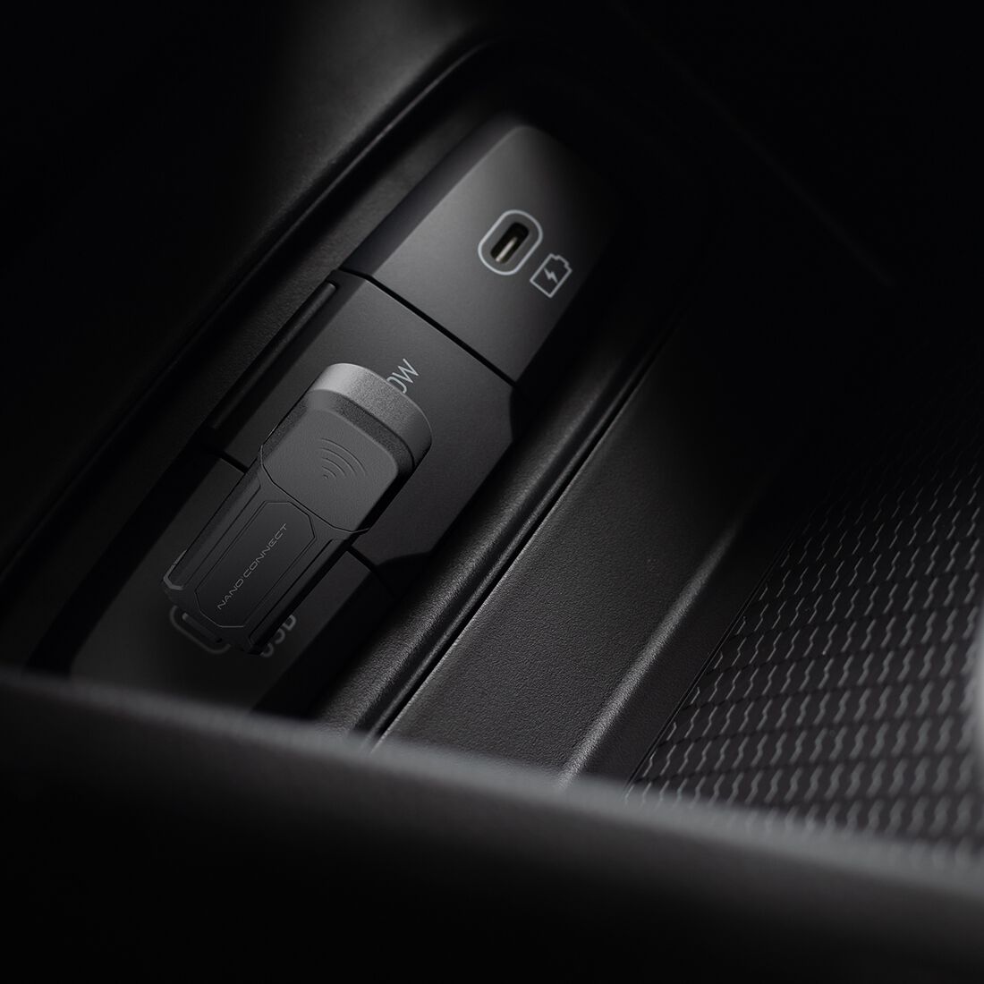 Nanocam+ Wireless CarPlay/Android Auto Adaptor, , scaau_hi-res