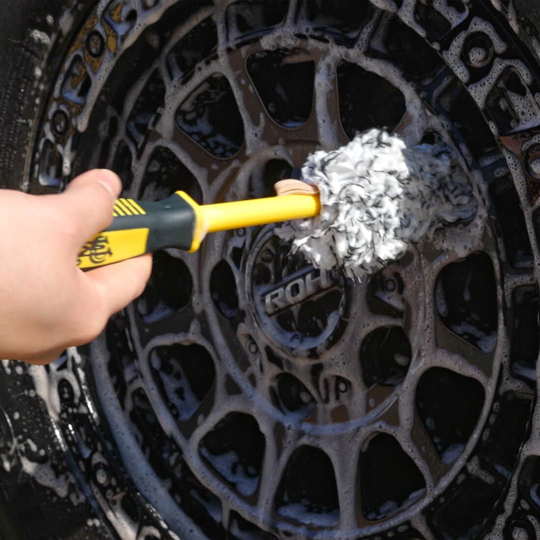 Meguiar's Flat-Out Wheel Cleaning Brush, , scaau_hi-res