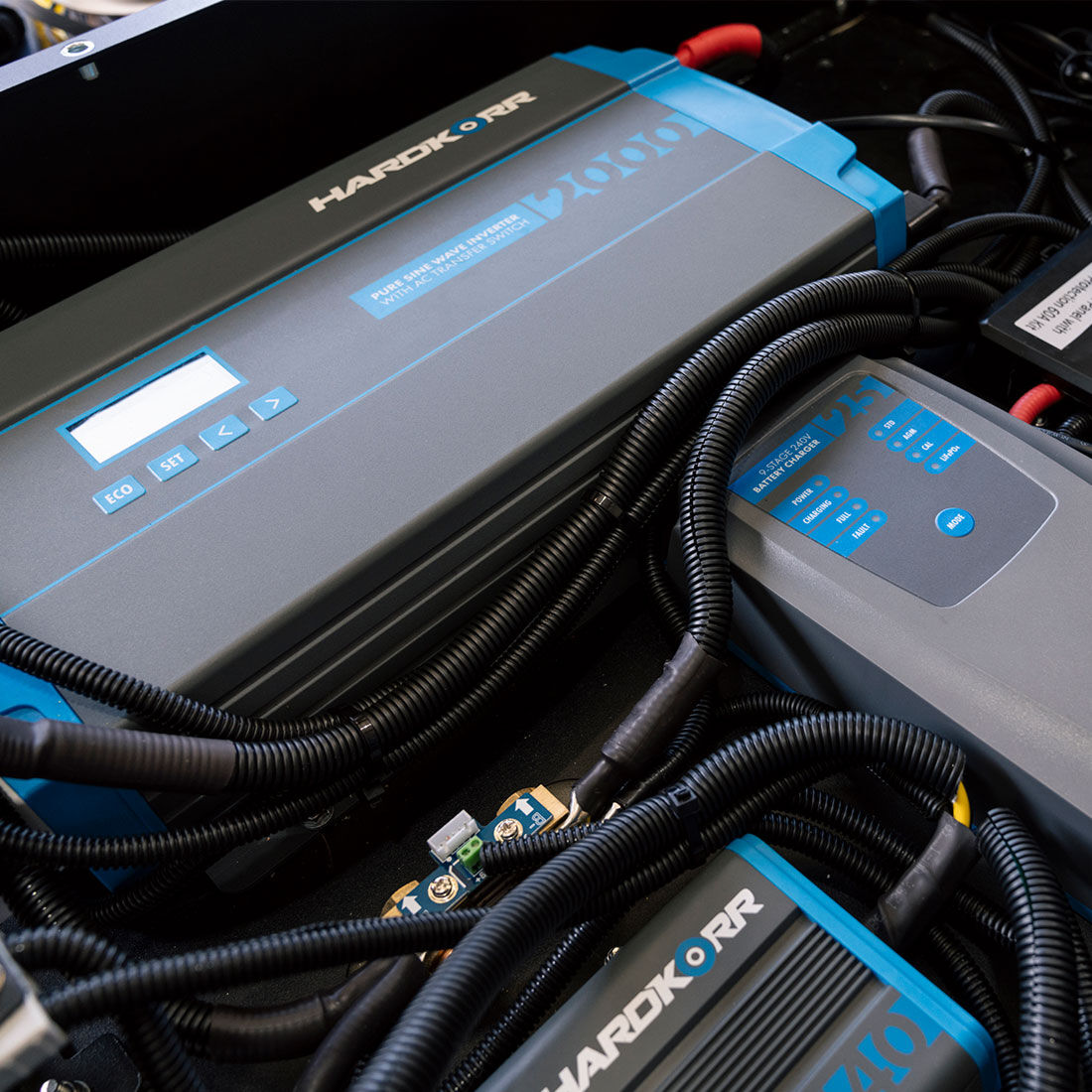 Hardkorr 12V 25A Battery AC Charger, , scaau_hi-res