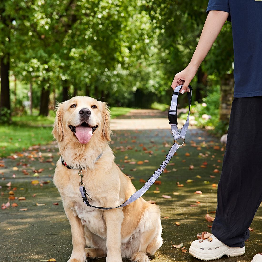 Cabin Crew Paw Print Headrest Lead Clip, , scaau_hi-res