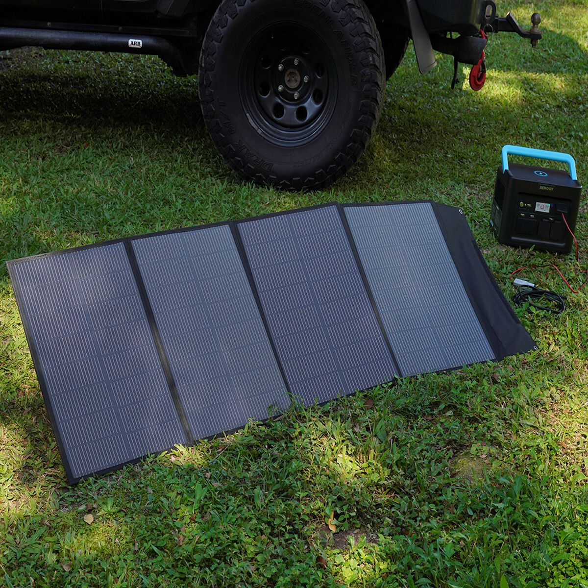 Renogy 200W Portable Folding Solar Panel Kit, , scaau_hi-res
