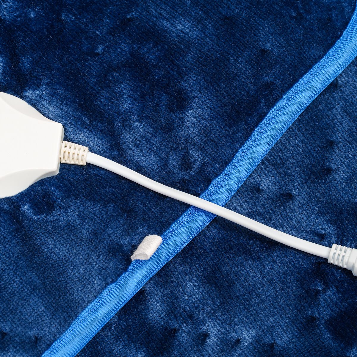 Hardkorr 12V Heated Blanket - 1500 x 1100mm, , scaau_hi-res