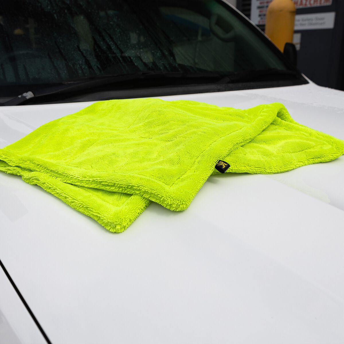 Meguiar's Edgeless Monster Drying Towel 1600GSM, , scaau_hi-res