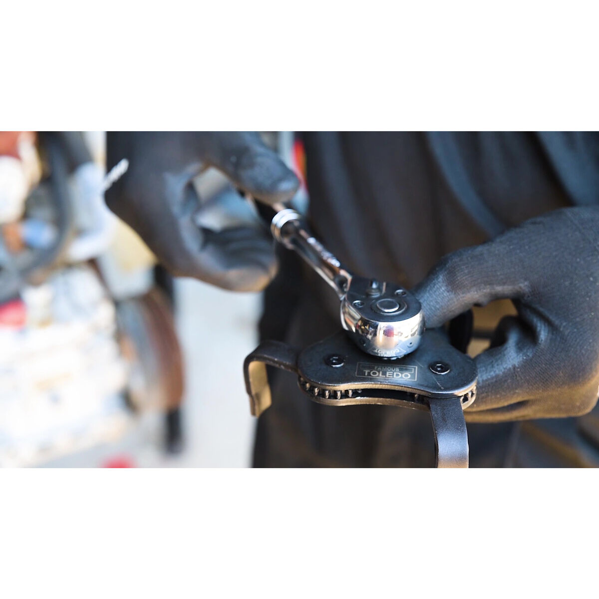 Toledo oil top filter remover