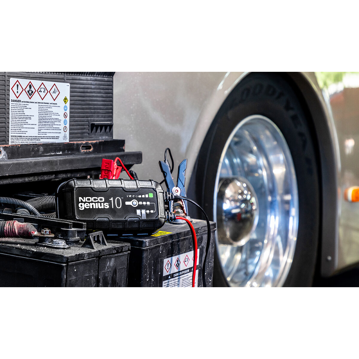 NOCO Genius 10 Battery Charger 6V/12V 10 Amp, , scaau_hi-res