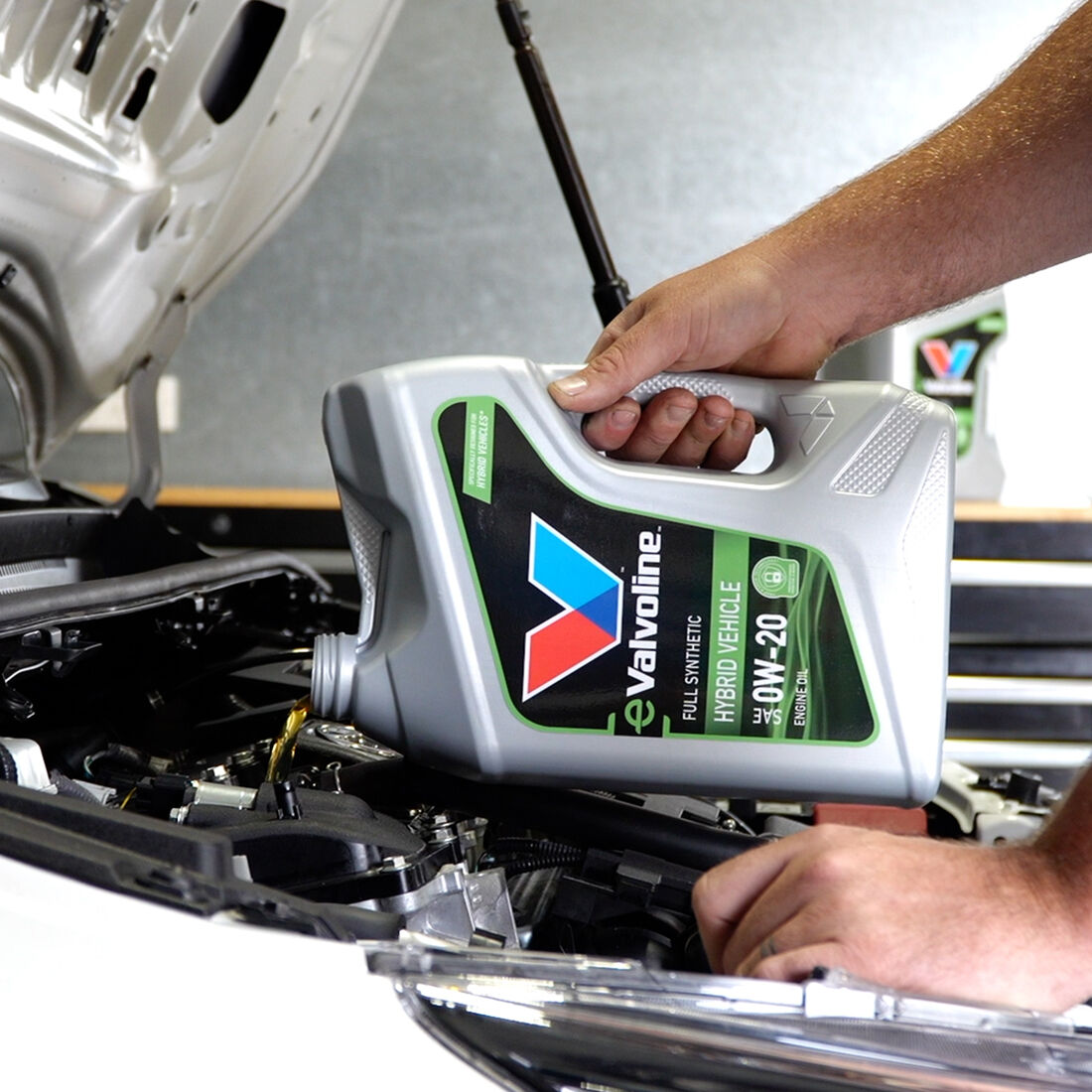 Valvoline Hybrid Vehicle Engine Oil 0W-20 6 Litre, , scaau_hi-res