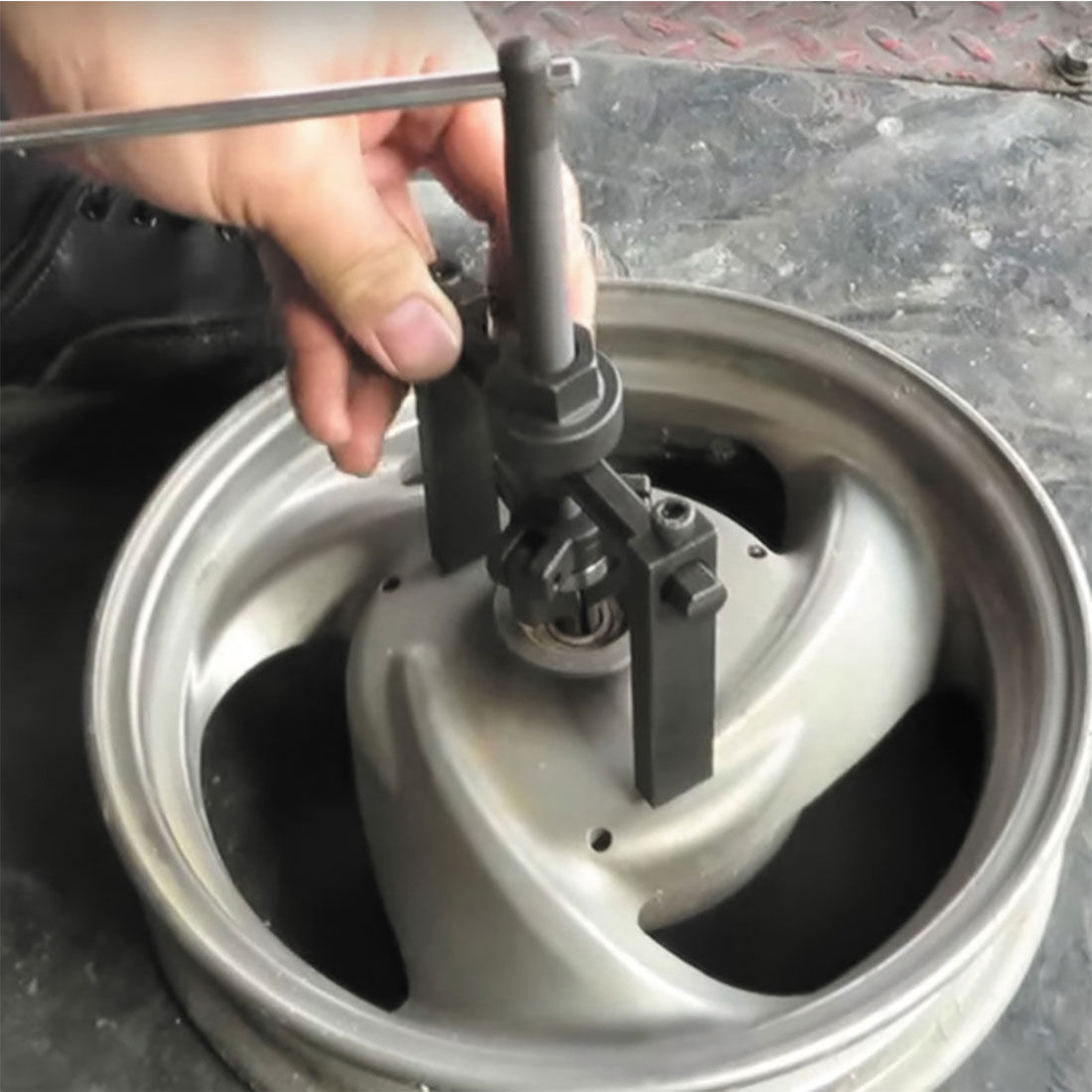 Blind bearing 2025 puller supercheap