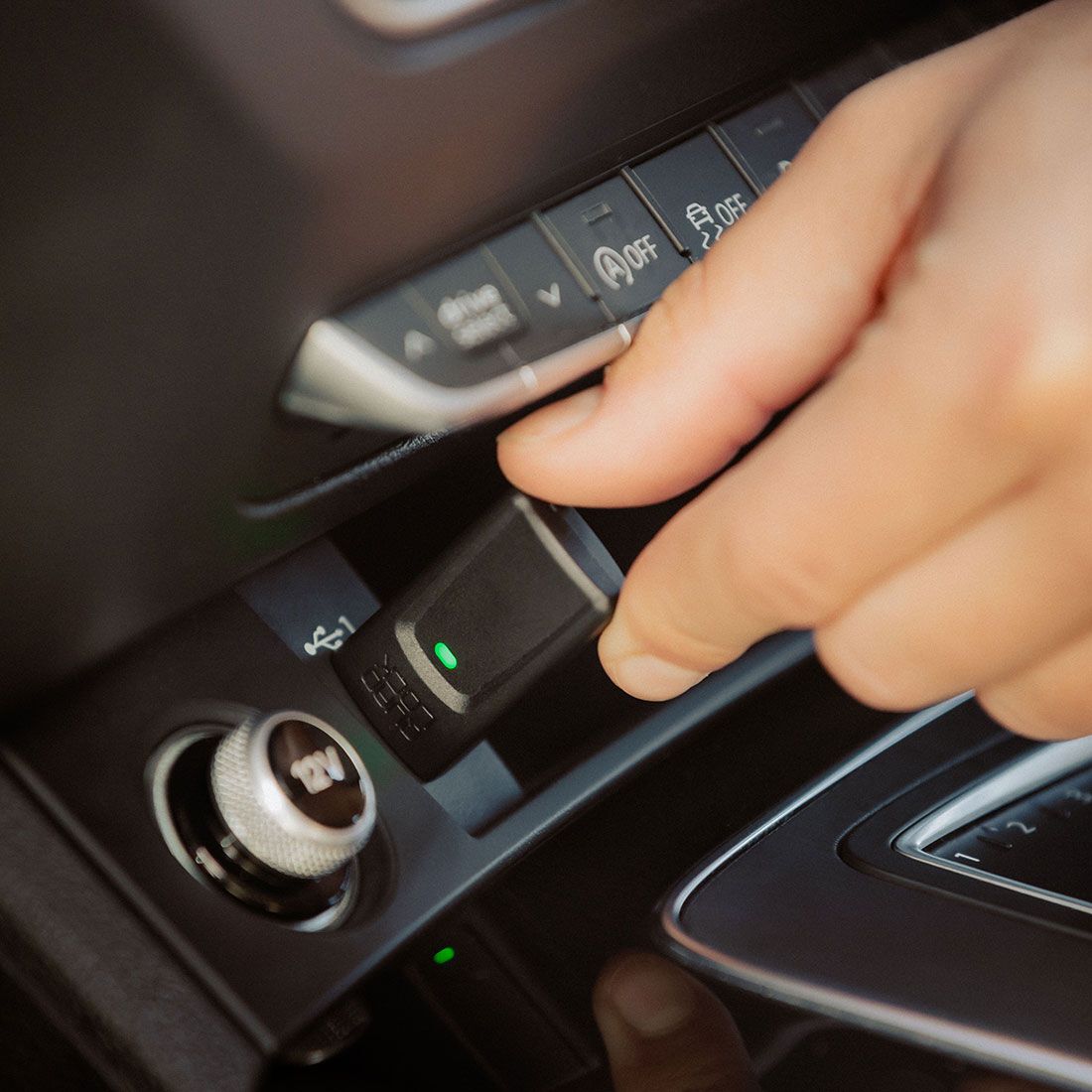 Quad Lock Wireless Carplay Adaptor - QLA-CPA-2, , scaau_hi-res