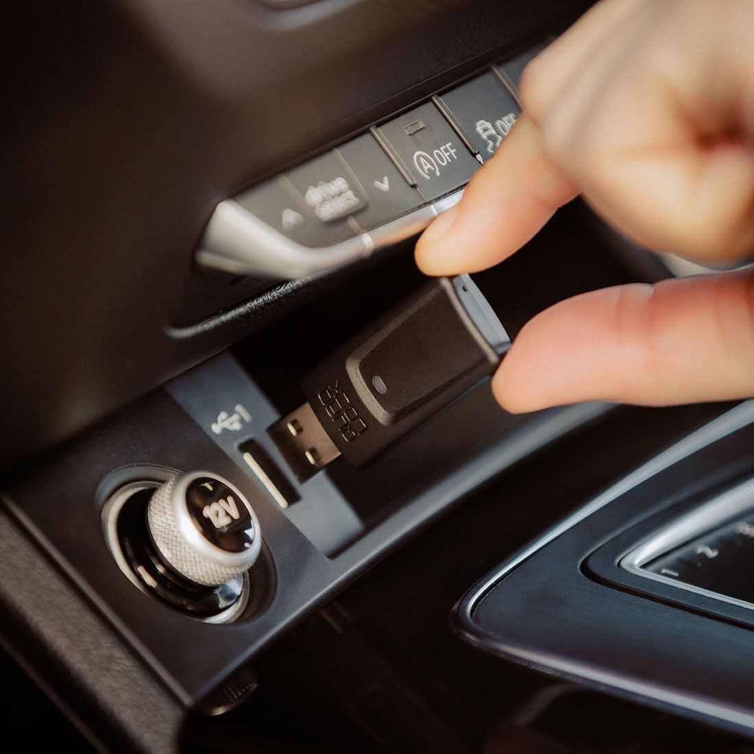 Quad Lock Wireless Carplay Adaptor - QLA-CPA-2, , scaau_hi-res