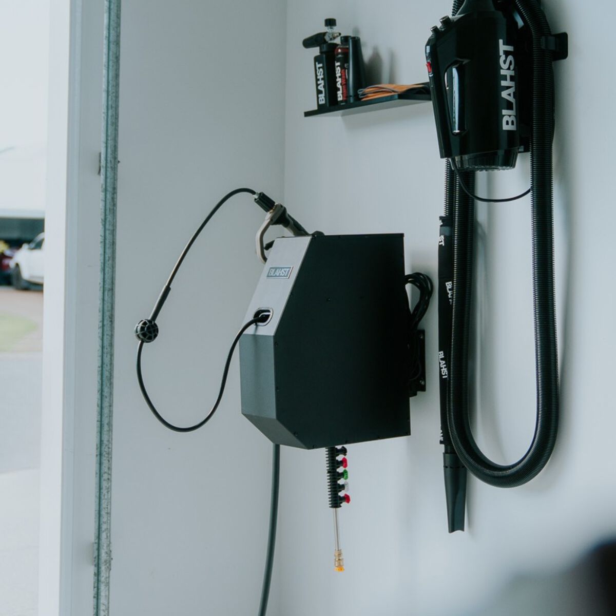 Blahst R18 Wall-Mounted Pressure Washer, , scaau_hi-res