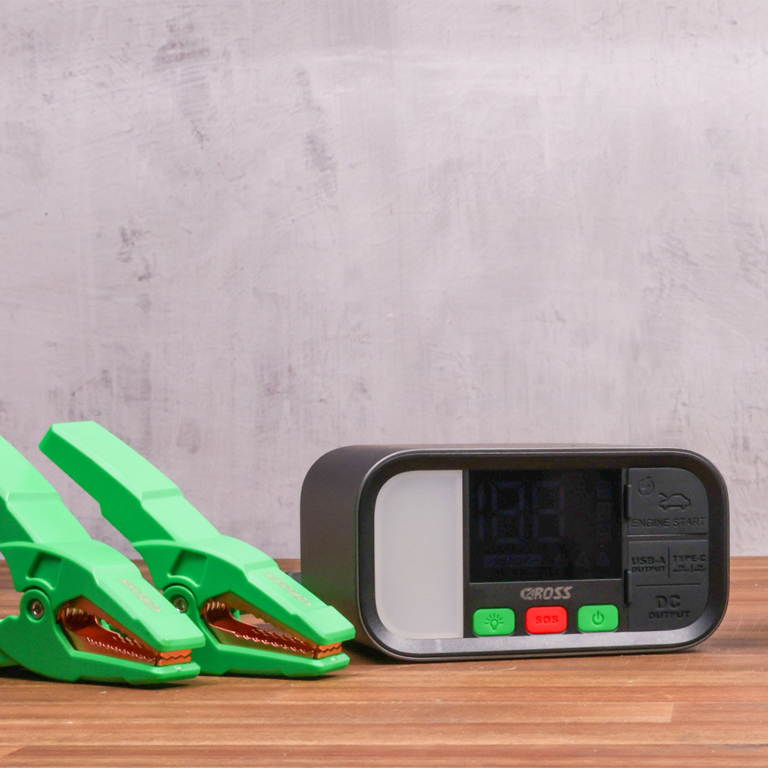 CAROSS T19 12V 1600A Smart Lithium Jump Starter With Built-in 2 Mode LED Worklight, , scaau_hi-res