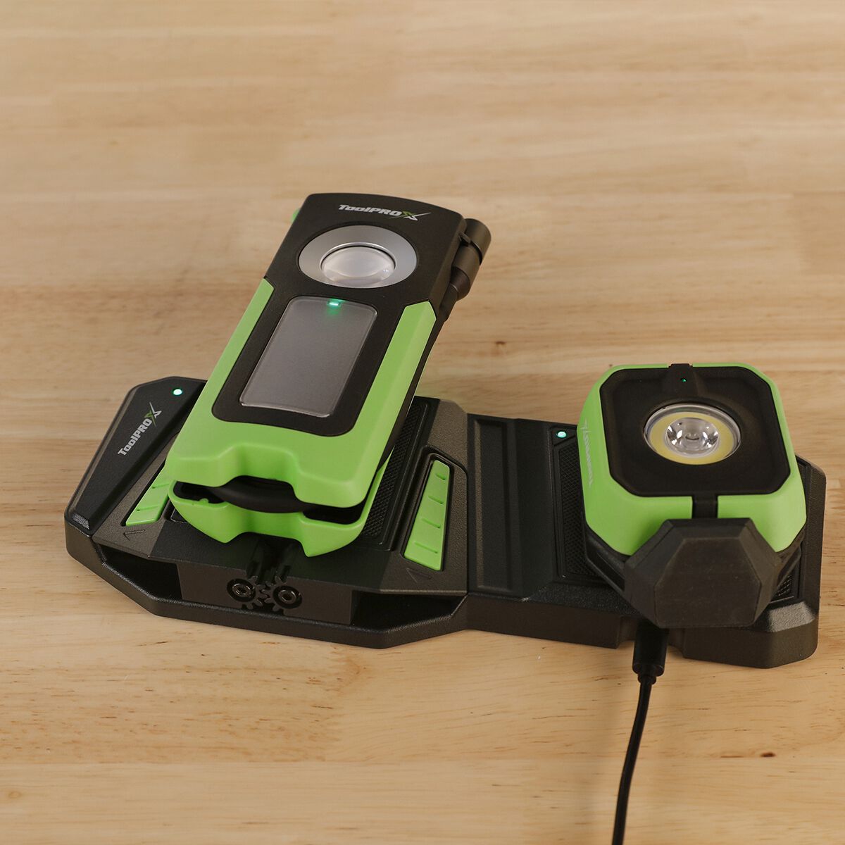 ToolPRO-X Worklight Wireless Charging Pad 20W, , scaau_hi-res