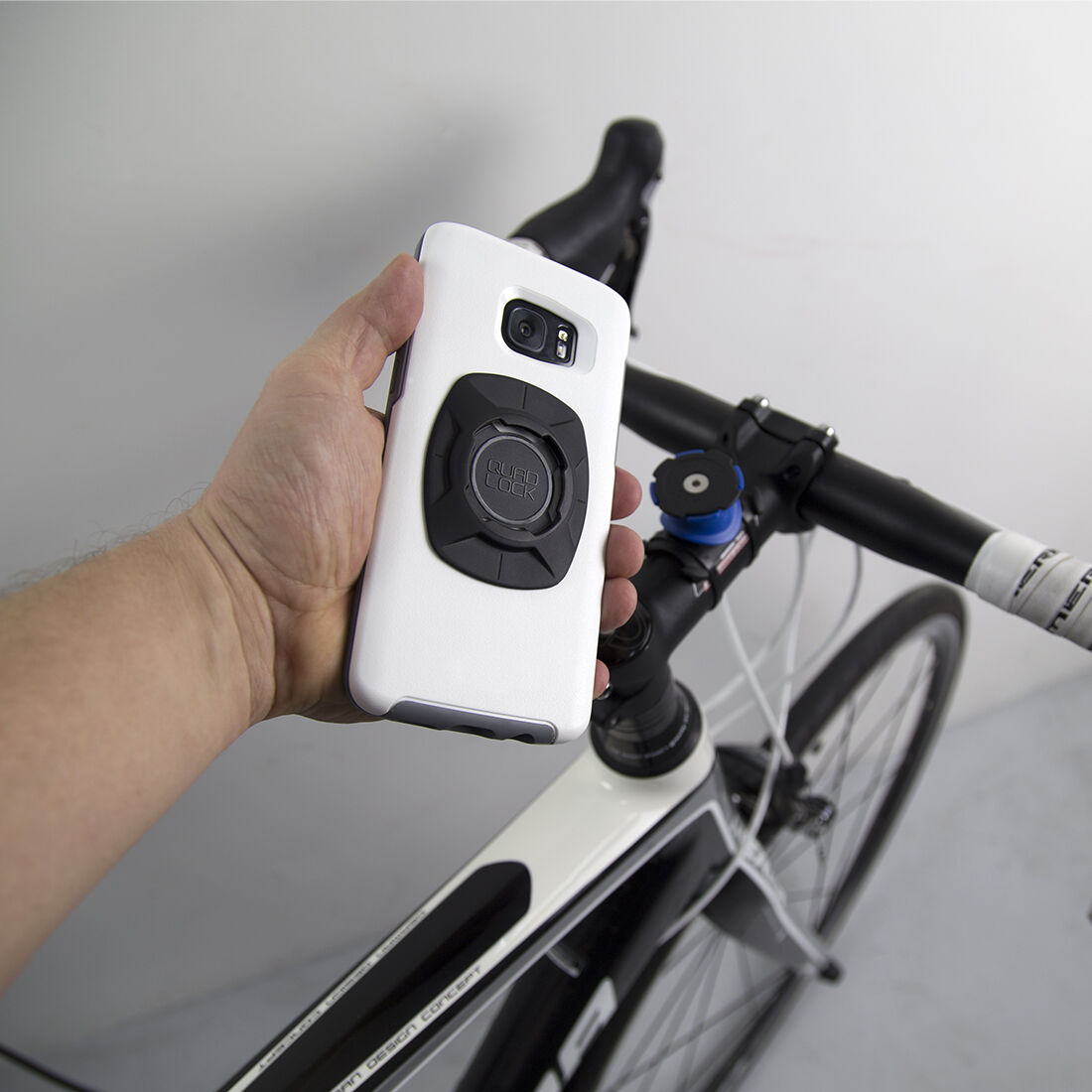 Quad Lock Universal Adaptor, , scaau_hi-res