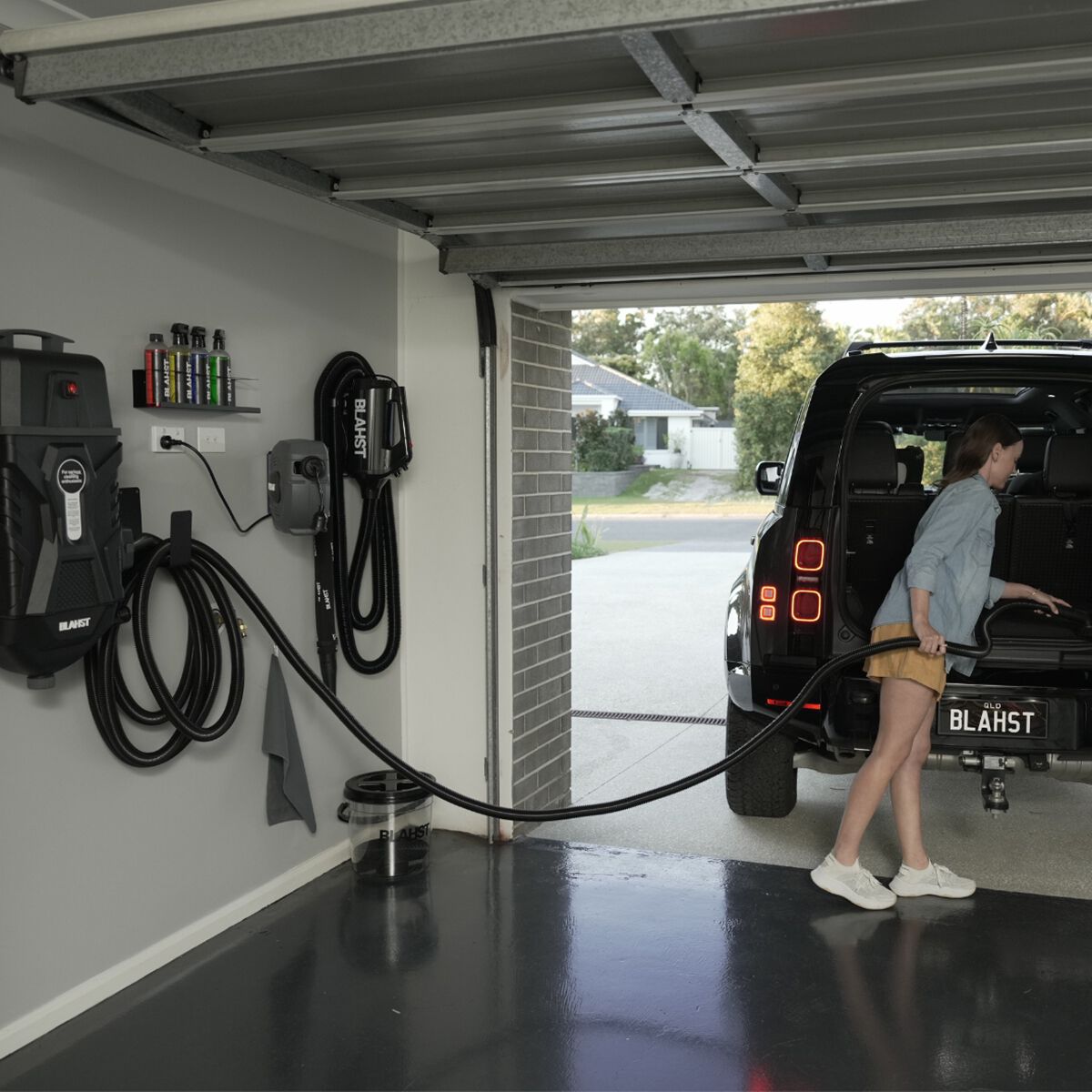 Blahst K21 Wall-Mounted Vacuum, , scaau_hi-res