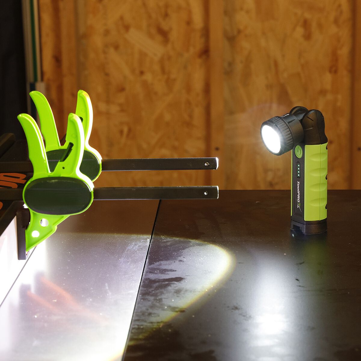 ToolPRO-X Swivel Focus Beam Worklight 900 Lumens, , scaau_hi-res