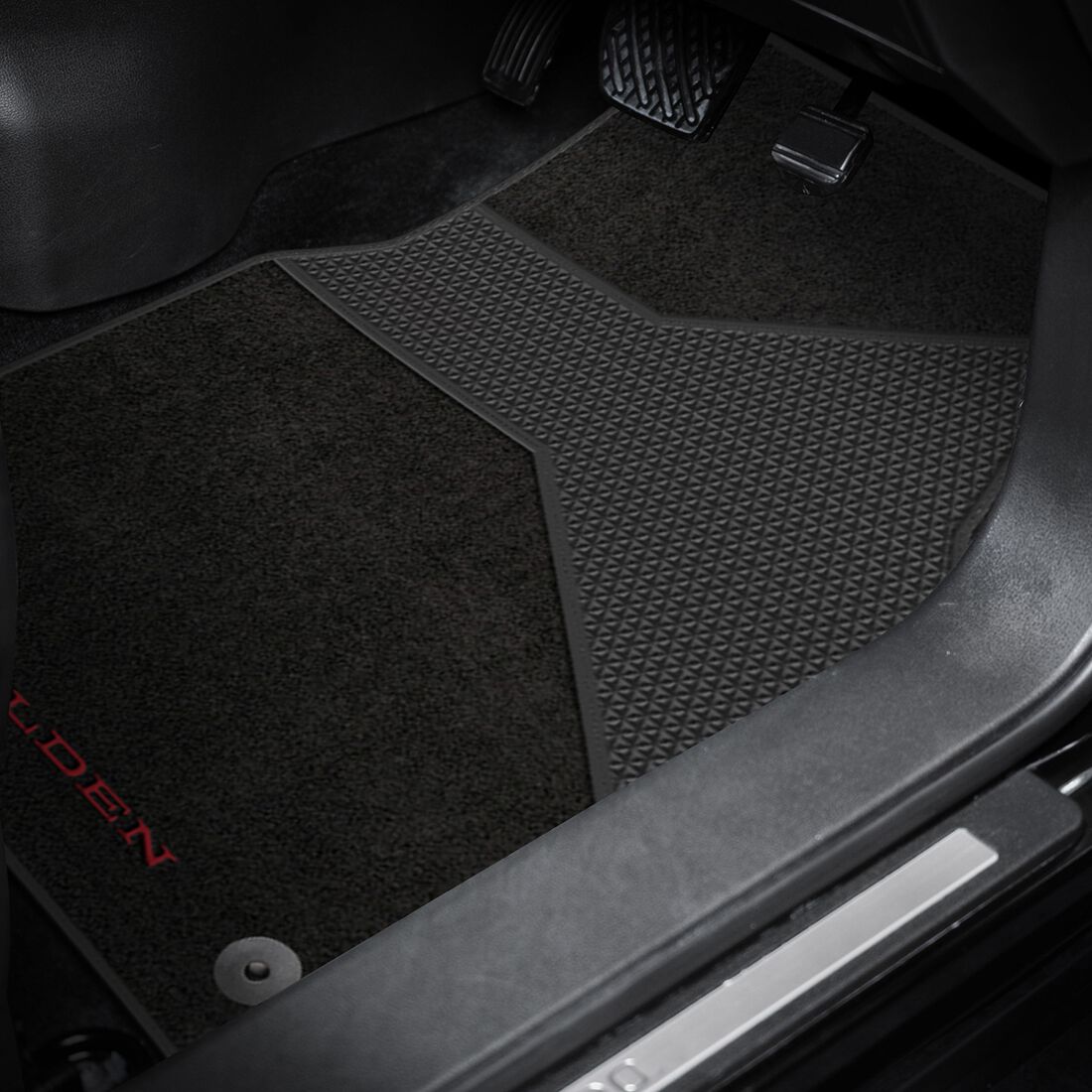 Holden Heritage 4-piece Belmont Carpet Floor Mats - Black, , scaau_hi-res