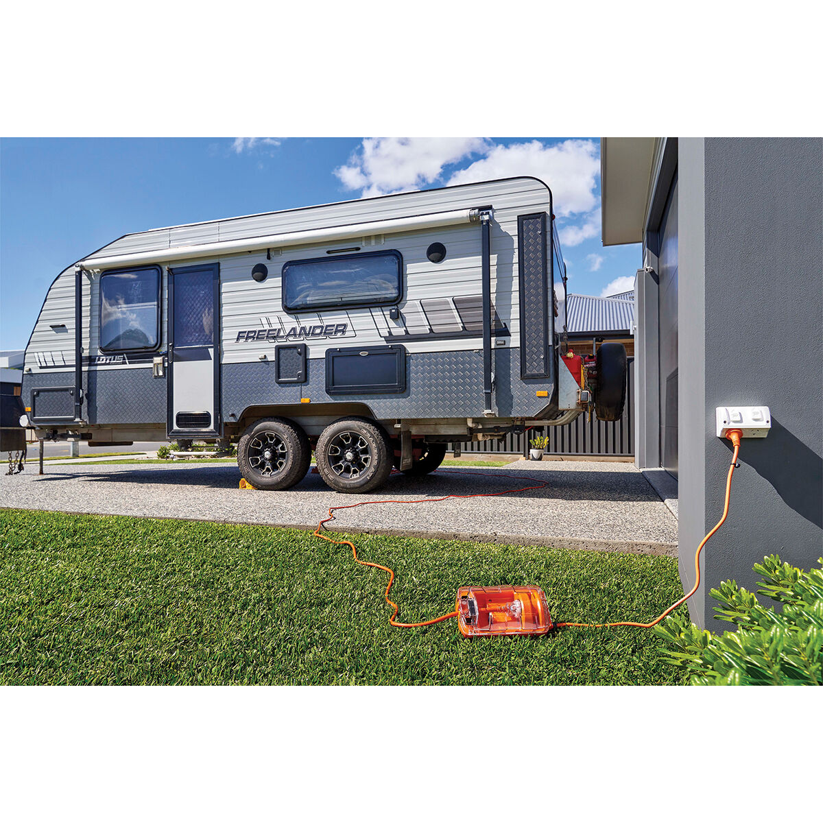 Ampfibian RV-Plus Outdoor 15A to 10A Adaptor, , scaau_hi-res