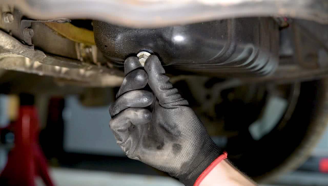 Sump plug removal