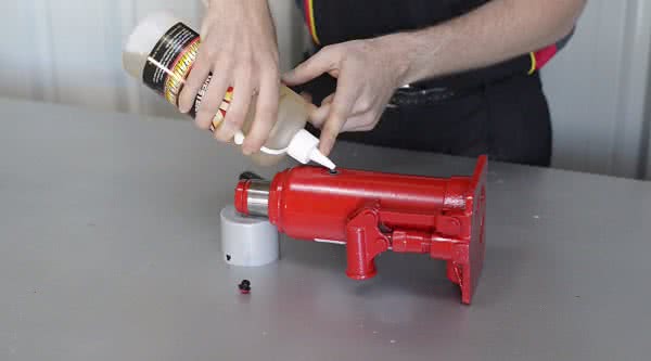 Hydraulic Jack Maintenance Bleeding Top Up Oil