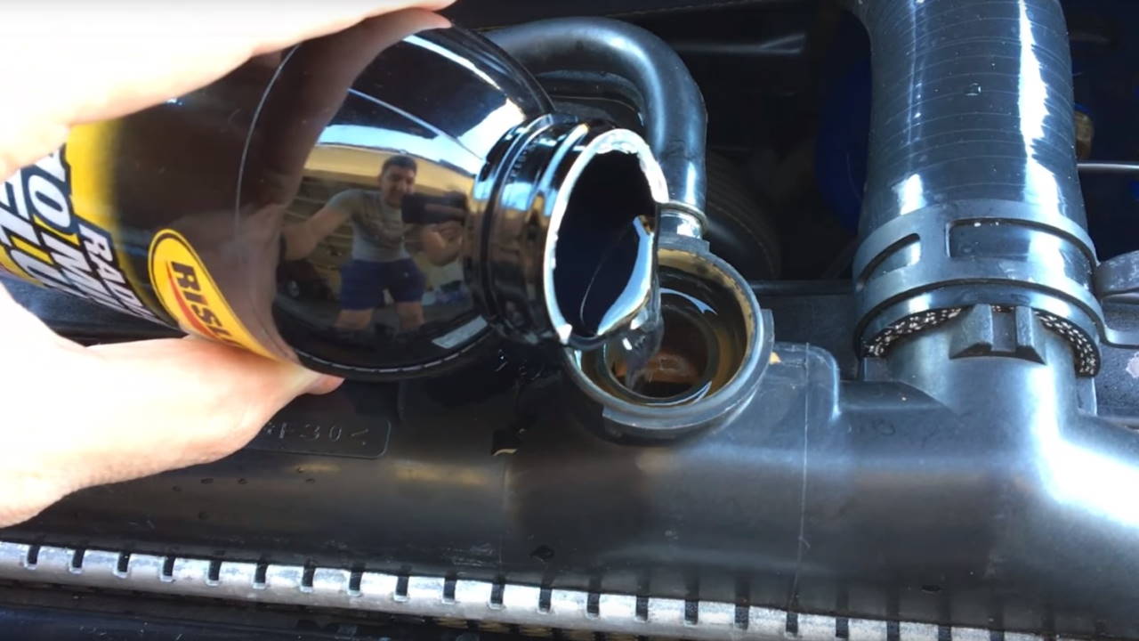 Pouring in radiator flush