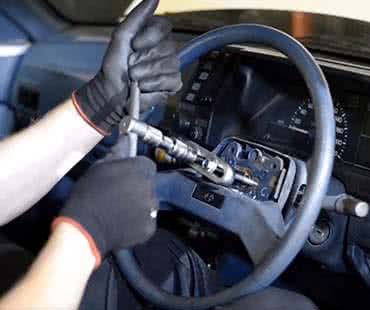 How to Remove a Steering Wheel