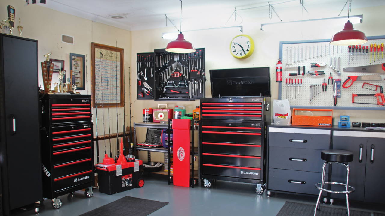 Organised garage workshop