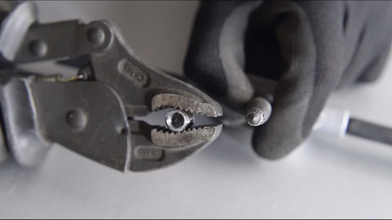 Removing a Snapped Screw/Bolt Screw Extractors